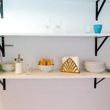 Seaside Cozy With Private Terrace דירה *