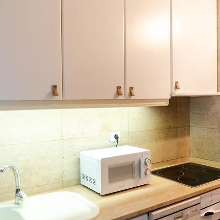 Seaside Cozy With Private Terrace דירה