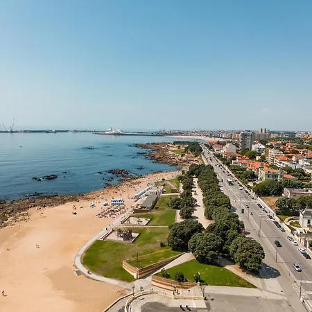 Seaside Cozy With Private Terrace